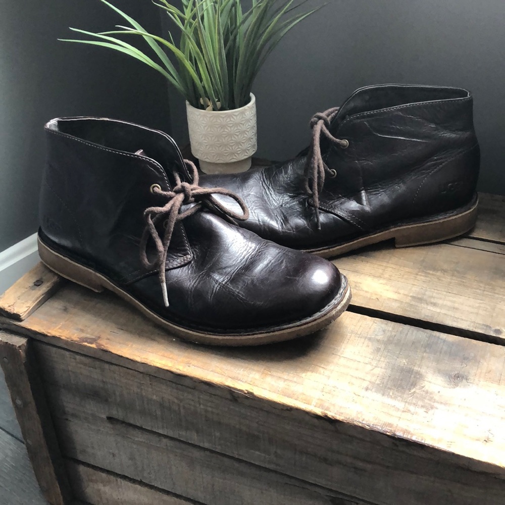 Men’s size 10 brown ugh dress shoes